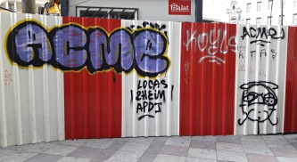 photo by @redesycalles of graffiti in Gran Via, Madrid